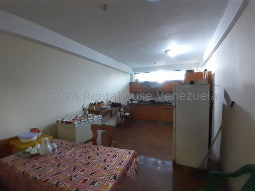 Galpón Venta Cerca Av. Henry Ford Con Departamento, Con Apartamento Residencial Oficina, Mezzanina , Facil Acceso Para Gandolas Valencia Carabobo Leida Falcon Lf24-17900