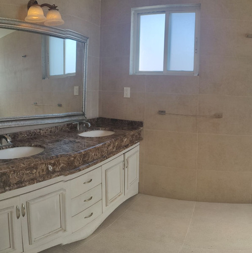 Se Vende O Se Renta Casa Con 7 Recámaras Remodelada En Tecamachalco (v)