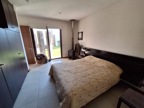 Moderna Casa En Lomas De Montemar, Concón
