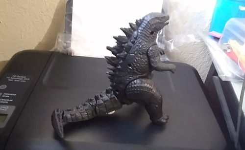 2013 Bandai Toho Godzilla Mov Tail Strike Figure 17 Cms (Usado)