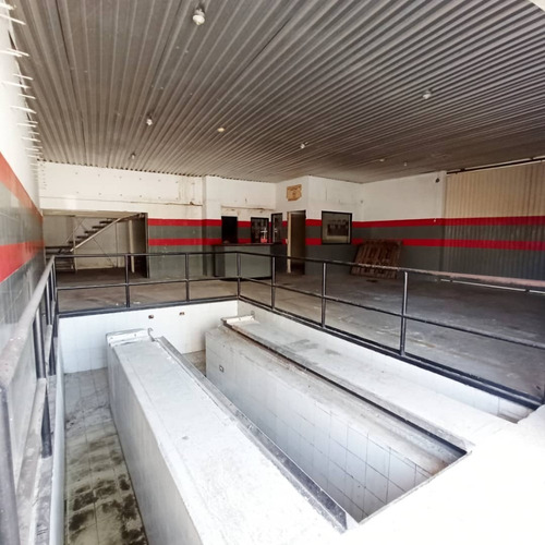 Imagen 4 de 9 de Local Comercial Av. 5 De Julio Puerto La Cruz.