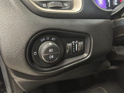 Jeep Renegade 1.8 16V FLEX LONGITUDE 4P AUTOMÁTICO