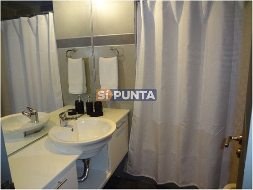 Imagen 6 de 16 de Apartamento De 3 Dormitorios Y Dependencia, Playa Mansa