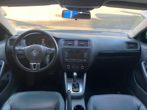 Imagem 8 de 10 de Volkswagen Jetta 2.0
