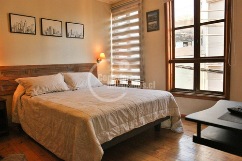Local Comercial En Venta En Valparaíso, Hostal Restobar