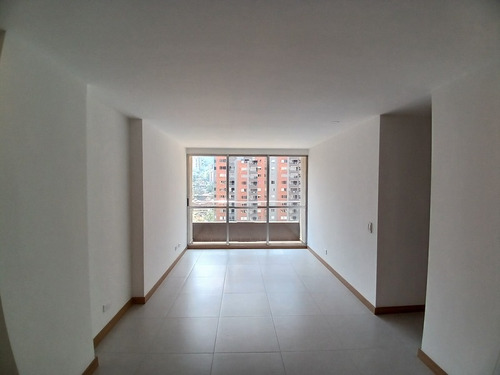 Apartamento En Arriendo Ubicado En El Poblado Sector Ciudad Del Rio (23944).