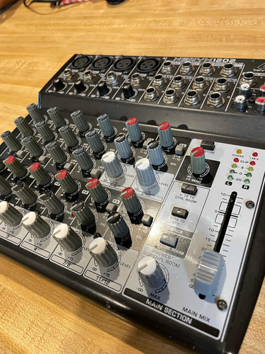 Consola Mixer Behringer Xenix 1202