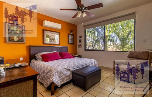 Casa En Venta En El Club De Golf Santa Fe Xochitepec Morelos.