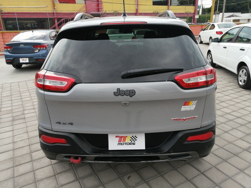 Imagen 9 de 15 de Jeep Cherokee 2015 3.2 Trailhawk Mt