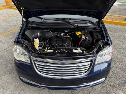 Chrysler Town & Country 3.6 Touring Piel Mt