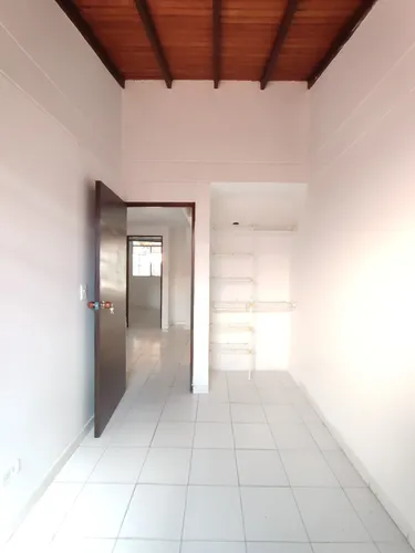 Casa En Arriendo En Prados Del Este. Cod A30234