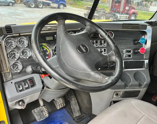 Freightliner Columbia Tractomula