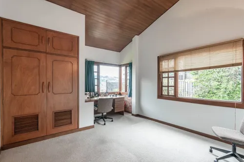 Casa En Venta En Provenza. Cod V8583