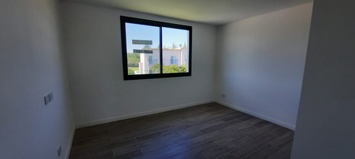 Imagen 16 de 19 de Hermosa Casa En San Matias Área 1 Al Agua