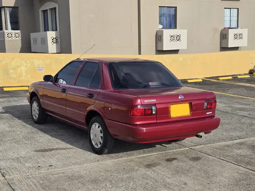 Nissan Sentra 1.6 B13 Lujo