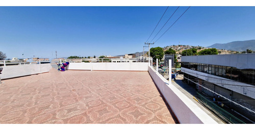 Gran Propiedad Comercial En Quillota, 800 M2., Con 2 Dptos.,