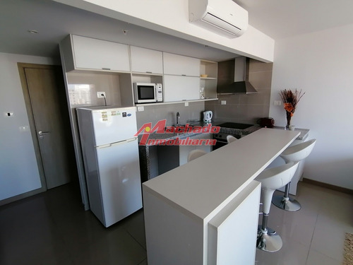 Hermoso Apartamento En Torre Nueva De Categoria A Pasos Del Mar- Ref: 3426
