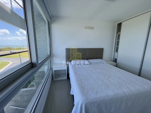 Venta Apartamento Primera Linea Mansa Frente Al Mar Con Parrillero Propio. Punta Del Este Uruguay