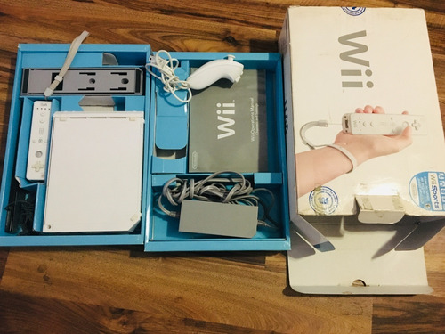 Nintendo Wii , En Caja ,25 Wii Games+2000 Clasicos  
