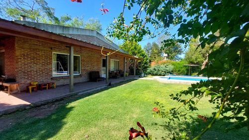 Imagen 4 de 22 de Excelente Quinta Con Pileta Y Gran Parque A La Venta En Abbott - Monte