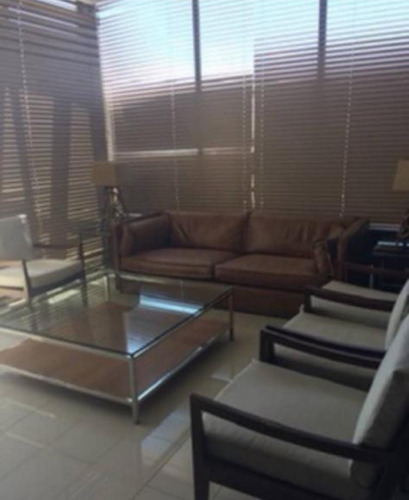 Departamento En Arriendo, Amoblado De Tipología Mariposa