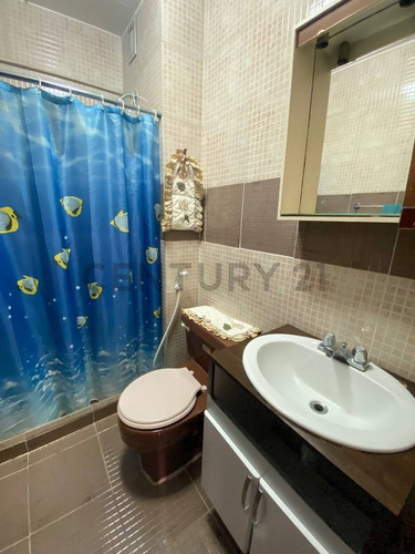 Apartamento En Venta Lecheria Complejo Turístico El Morro Cr Pelícano