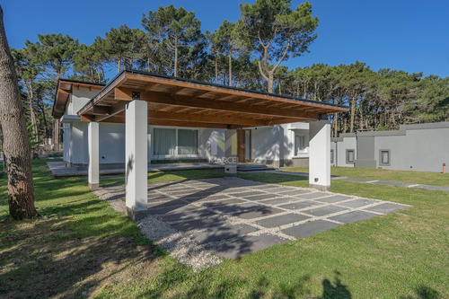 Casa En Venta 4 Ambientes Pinamar Alamos