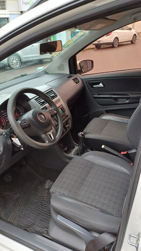 Volkswagen Suran 1.6 Highline 101cv