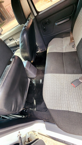 Nissan NP300 2.5 Cabina Doble 133cv 4x2