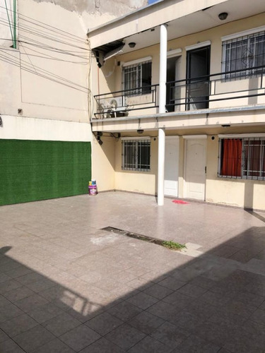 Imagen 4 de 16 de Departamento De 2 Amb - 1° Piso Contrafte - Con Balcon
