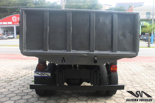 Ford Cargo 1317 - Ano: 2010 - Caçamba