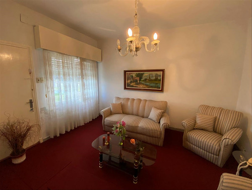 Dos Casas A La Venta En El Mismo Padrón. Ambas Alquiladas.