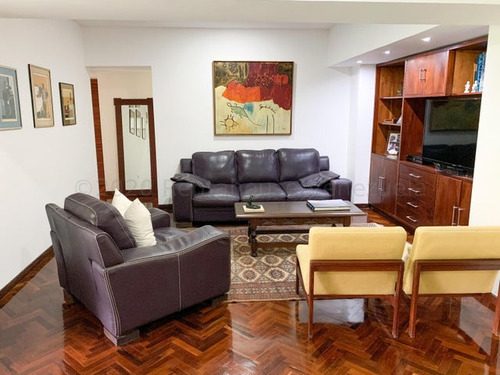 Apartamento Bello Y Amplio A La Venta Alto Hatillo #24-18817 Mn Caracas - Hatillo