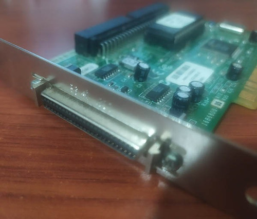 Imagen 2 de 2 de Tarjeta Controladora Pci Scsi Aha - 2930cu Adaptec