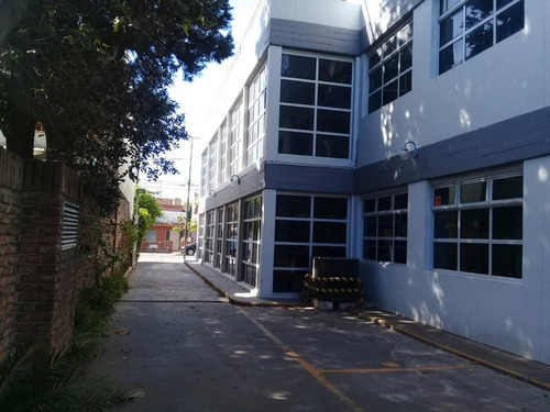 Imagen 11 de 16 de Local De Venta Con Oficinas De 1300 M2, Con Playa De Estacionamiento Propio