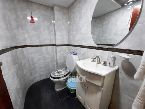 Casa Tipo Chalet En Lote De 432 M2 En Rodriguez Peña Al 900 - 3 Cocheras Piscina Quincho Parrilla