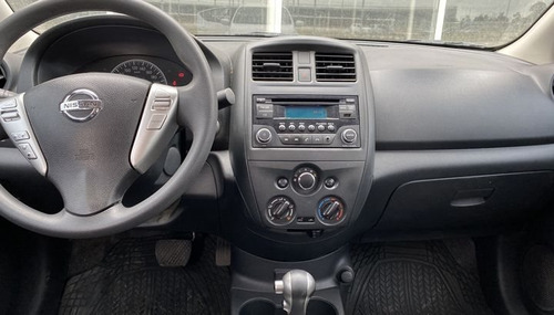 Nissan Versa Sense Automático 1.6 2017