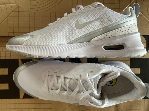 Zapatilla Nike Air Max Nuaxis Urbana Mujer Blanco (Usado)