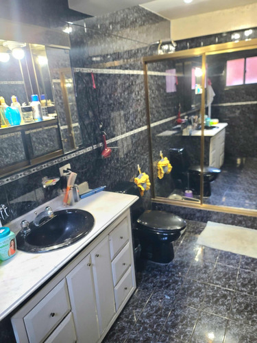 Venta Casa En La Prestigiosa Urb. Los Picachos Los Teques
