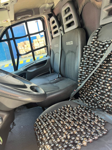 Iveco Daily 35s14 Com Plataforma Hidráulica