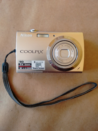 Camera Nikon Coolpix S230 Prata 10megapixels