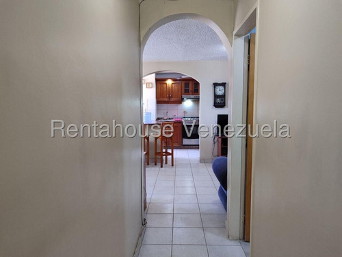 Venta Cómodo Y Fresco Apartamento En Un Urbanismo Privado Las Guacamayas Cabudare Gabrieala C