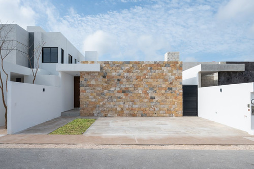 Casa En Venta De Una Planta Al Norte De Merida