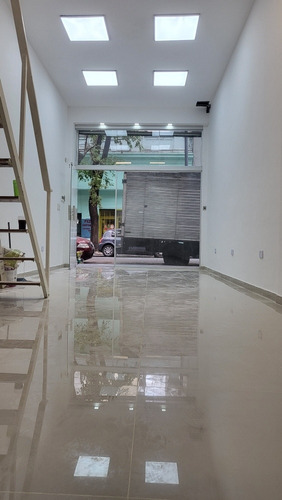 Imagen 4 de 8 de A 1 Cuadra De Plaza Italia, La Rural Y Av. Santa Fe. 2 Plantas 50m2 . A Nuevo!