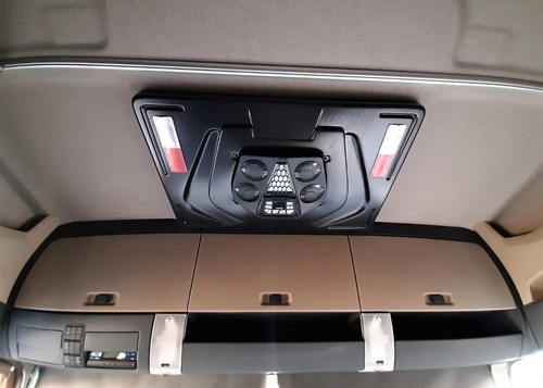Imagem 14 de 15 de Man Tgx 29.480 6x4 Ano 2018/19 Bug Leve Teto Alto Automático