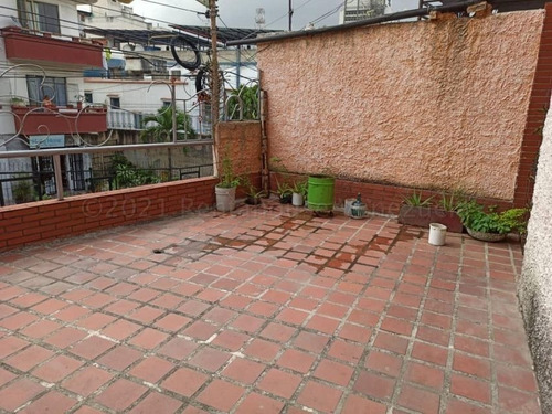 Imagen 8 de 8 de Amplia Casa De 4 Pisos En Venta Guaicaipuro Mls #21-16153