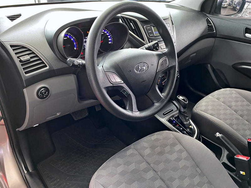 Imagem 6 de 14 de Hyundai Hb20s Comfort Plus 1.6 16v Flex Aut. 2017
