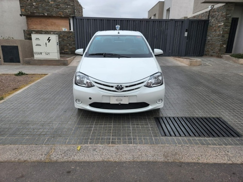 Imagen 3 de 13 de Toyota Etios 1.5 4ptas Xs