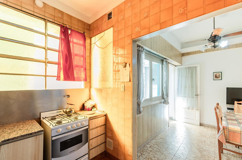 Departamento Tipo Casa. Tres Ambientes. Balcón. Villa Crespo