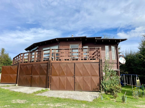 Propiedad Excepcional! Dos Casas En Country Pucón!